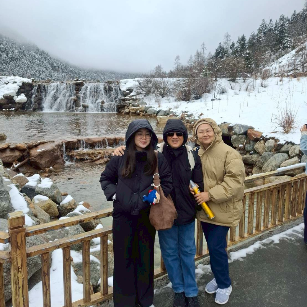 คุณปวริศาและคณะ ท่องเที่ยวเฉิงตูใบไม้ผลิ