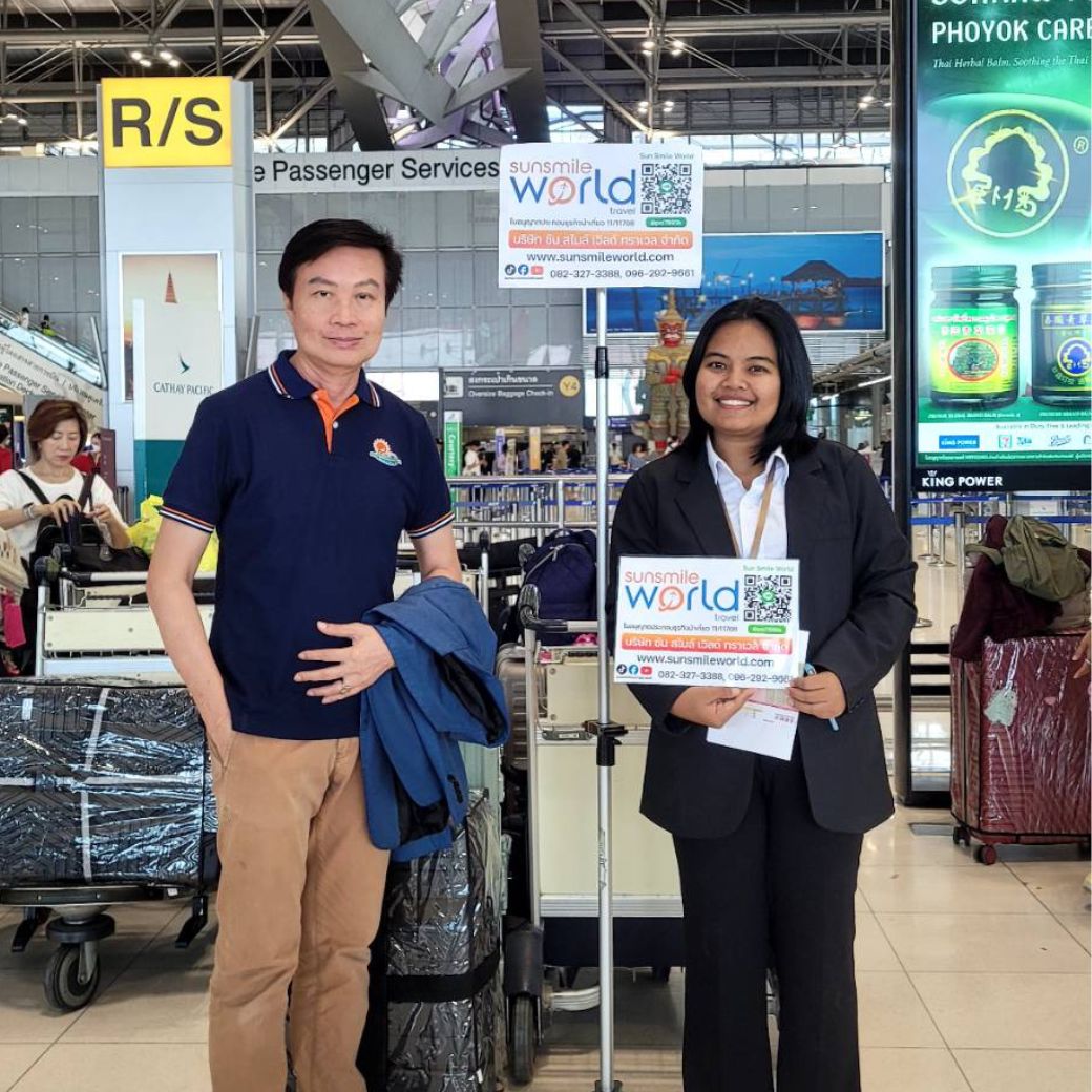 คุณกบหัวหน้าทัวร์และคณะ ท่องเที่ยวคุนหมิงภูเขาหิมะเจี้ยวจื่อ - ชมดอกกุหลาบ
