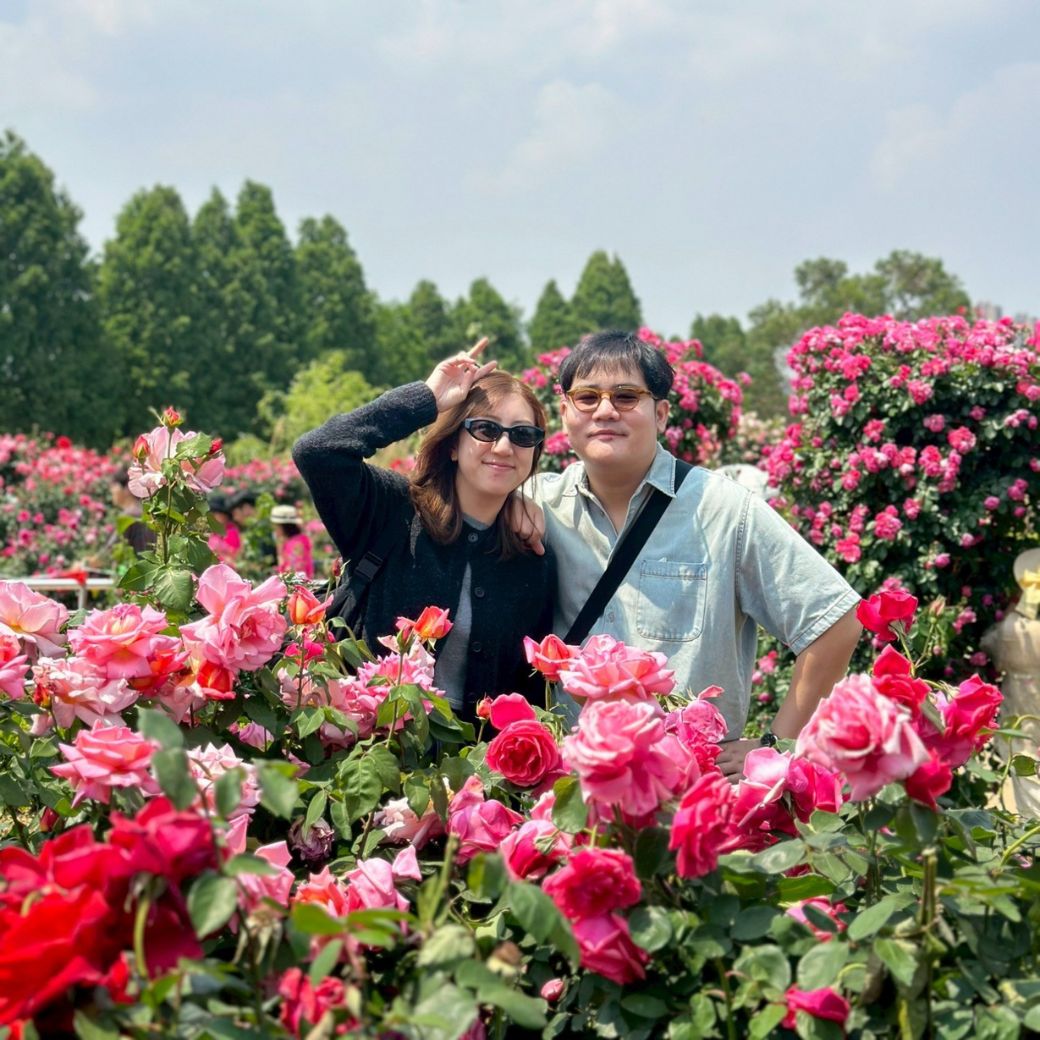 คุณธนพัทธ์และคณะ ท่องเที่ยวคุนหมิงภูเขาหิมะเจี้ยวจื่อ - ชมดอกกุหลาบ
